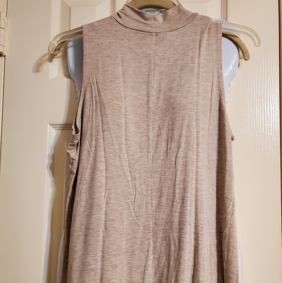 LOGO Layers Mock Sleeveless Top - Picture 3 of 4